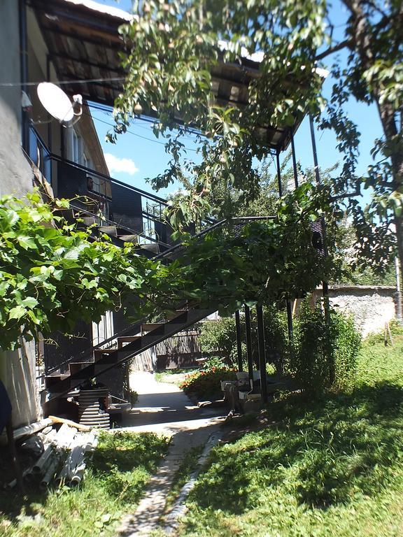 Gogi Jafaridze'S Guesthouse Местія Екстер'єр фото
