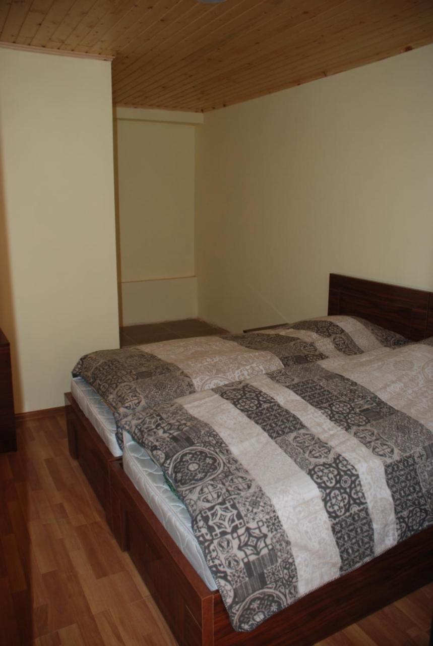 Gogi Jafaridze'S Guesthouse Местія Екстер'єр фото